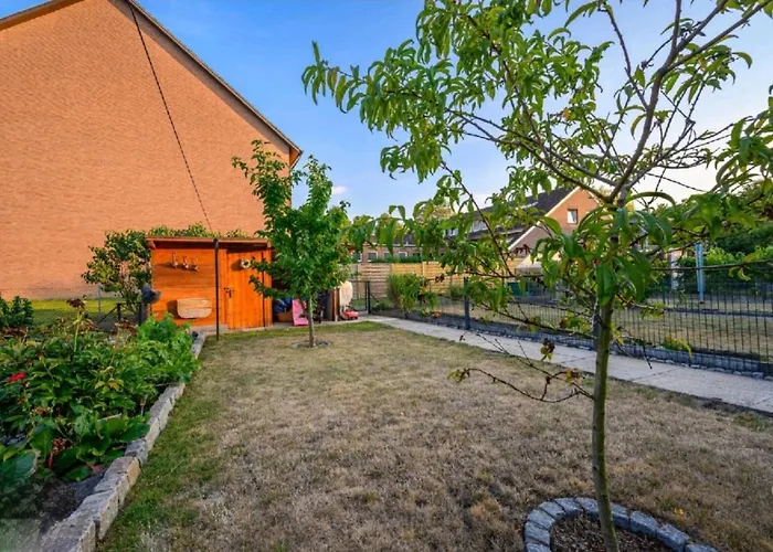 Haus Im Stadtgebiet Mit Perfekter Bahnverbindung